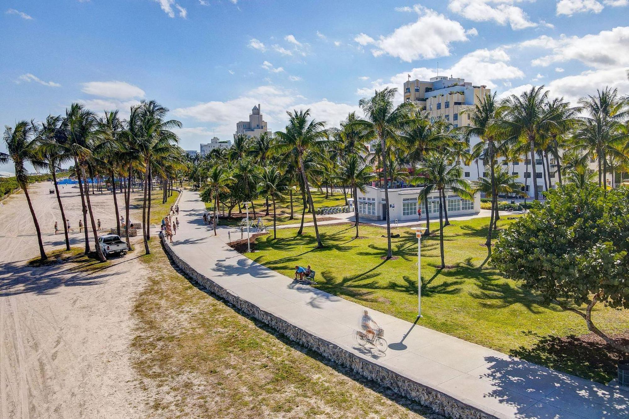 Ocean Drive Deco Apt W/2 Queen Beds, Steps 2 Beach Miami Beach Exterior photo